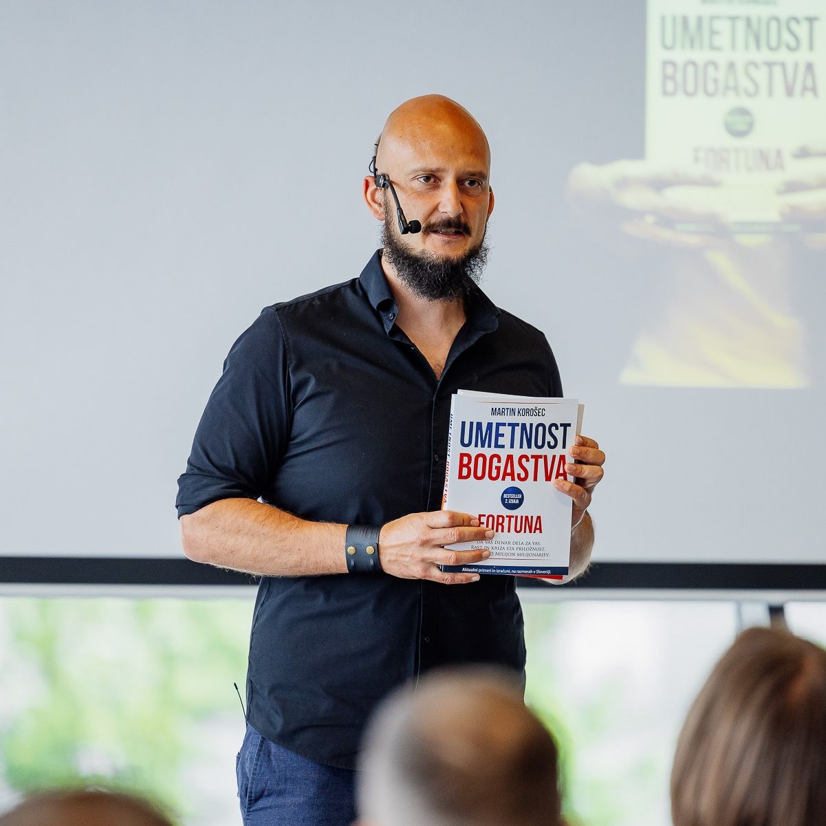 Martin Korošec na predavanju Kam gre cena zlata o dolgoročnih trendih zlata