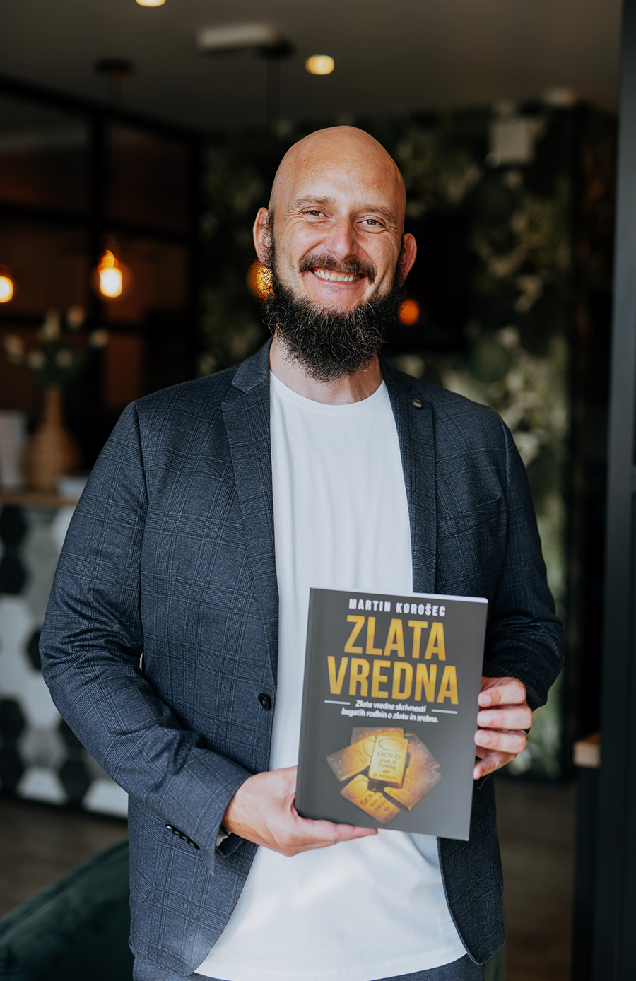Martin Korošec s knjigo Zlata vredna, avtor in predavatelj o zlatu